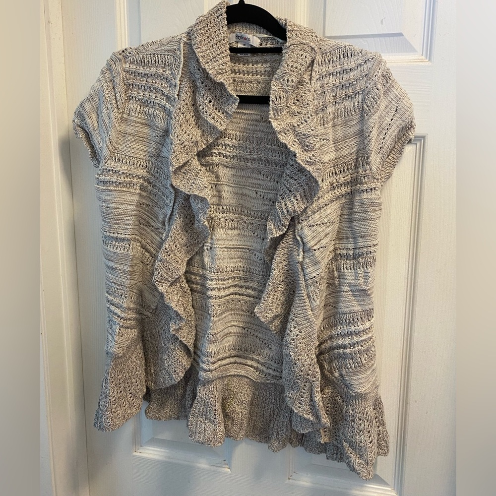 Sweater without sleeves